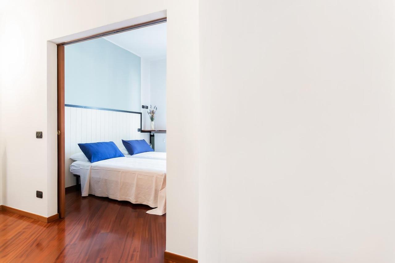 Santa Chiara Apartment By Myhomeinקומו מראה חיצוני תמונה