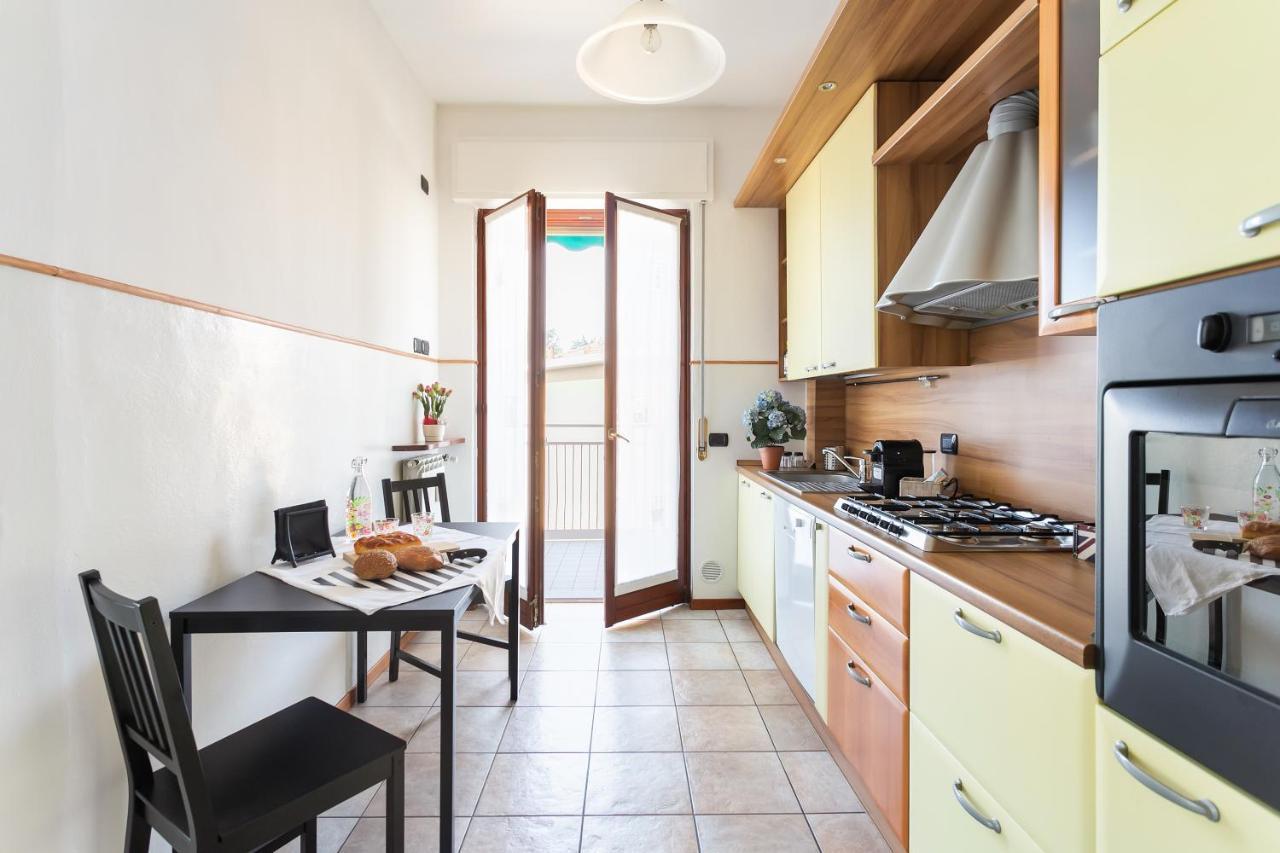 Santa Chiara Apartment By Myhomeinקומו מראה חיצוני תמונה