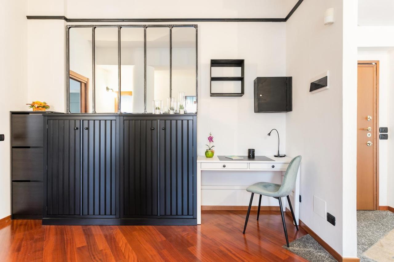 Santa Chiara Apartment By Myhomeinקומו מראה חיצוני תמונה