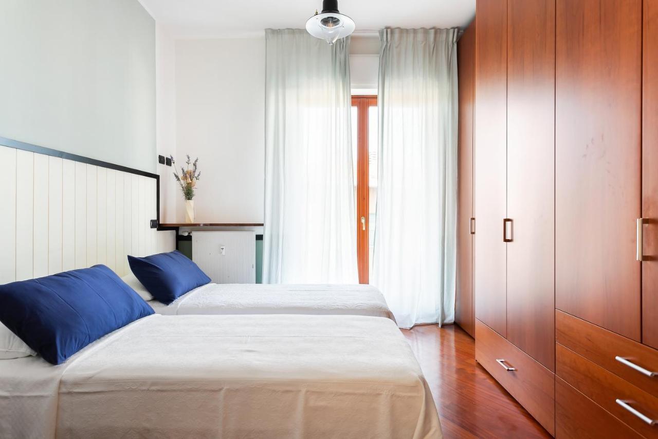 Santa Chiara Apartment By Myhomeinקומו מראה חיצוני תמונה