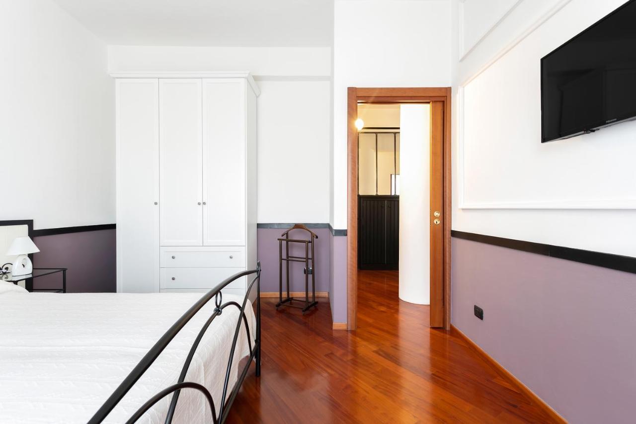 Santa Chiara Apartment By Myhomeinקומו מראה חיצוני תמונה